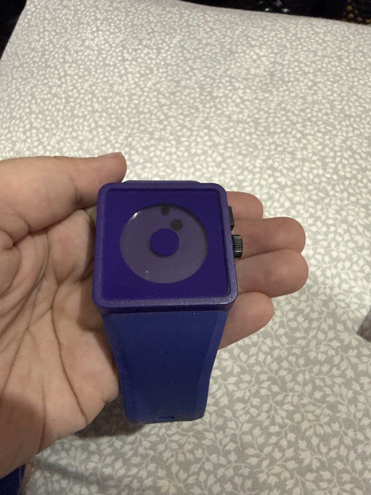 NIXON float on (Category: Luxury Watches) located in Manila. Submitted by pialoved (Listing ID 1466225666, Image 1). Description: .