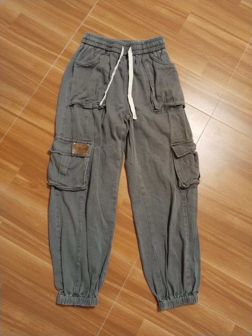 NO ONE ELSE — Charcoal Gray Cargo Denim Pants (Category: Jeans) located in Mabalacat. Submitted by al_amin_thrift (Listing ID 1466272199, Image 1). Description: NO ONE ELSE — Charcoal Gray Cargo Denim Pants free size 24 -34 L 37 ✔️ Authentic NO ONE ELSE — popular Korean brand ✔️ Charcoal gray wash — sleek & versatile ✔️ Baggy / cargo style — trendy streetwear fit ✔️ Premium thick denim — durable & high quality ✔️ Excellent pre-loved condition — n