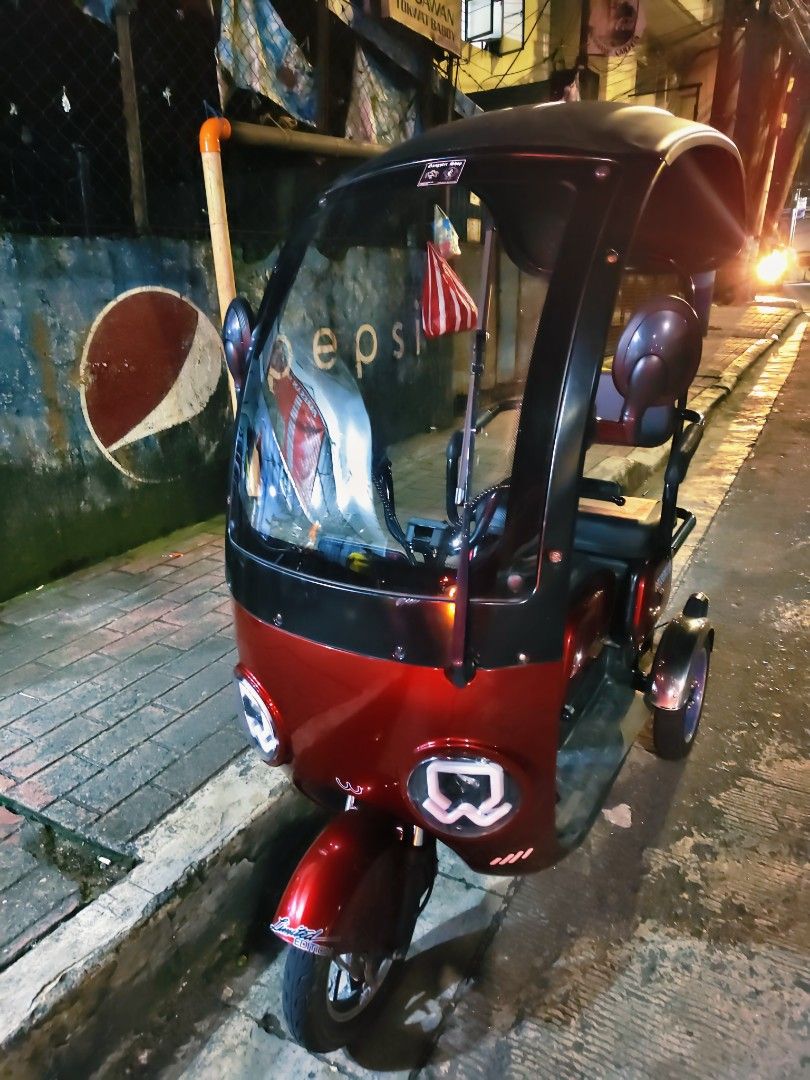 Nwow erv 2 (Category: Everything Else Others) located in Manila. Submitted by allanabe (Listing ID 1466158080, Image 3). Description: 29,8 nlng kaka1yr plng 2025 model last yr lng bnli bgsak price Bought for 43,000 but selling 29,8 nlng Complete with orig charger, orig keys. The NWOW ERV2 is a 3-wheel electric scooter designed for daily commuting, featuring a 48V/20Ah lead-acid battery, 350W differential motor, and a 60-70 km range. It has a top 