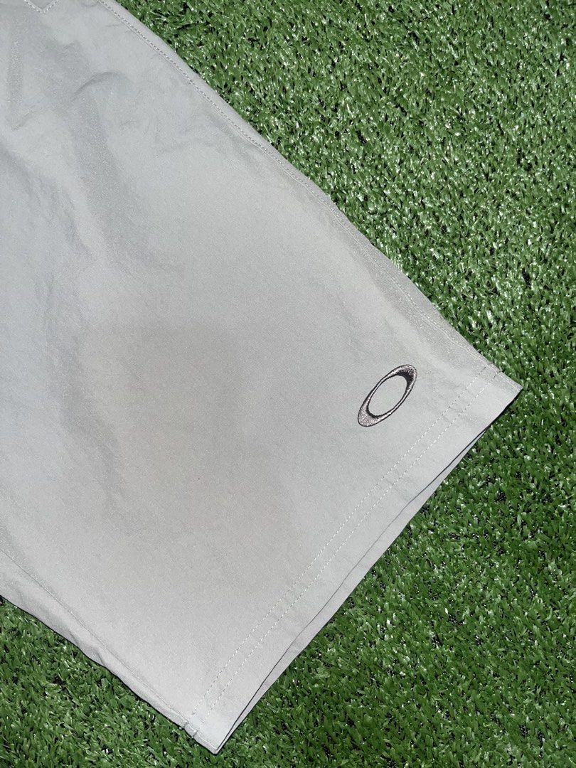 Oakley (Category: Shorts) located in Manila. Submitted by nevahhbrokeagain (Listing ID 1466253002, Image 3). Description: Oakley No issue As new condition 10/10 30 on tag 31-32 tape measure 21 length 850 only! 📥📥.