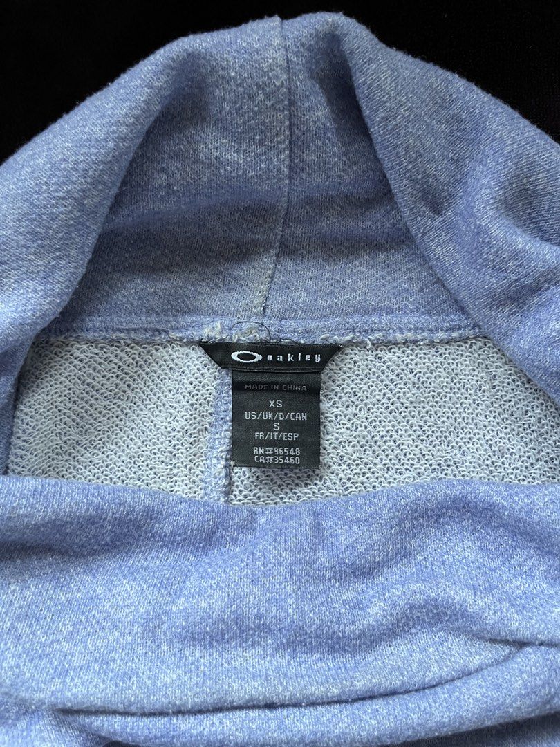 Oakley Jacket (Category: Coats, Jackets and Outerwear) located in Manila. Submitted by serra_shop (Listing ID 1466185083, Image 3). Description: Oakley Purple Jacket 10/10 Size: Small to Medium Location: Pampanga Courier: J&T.