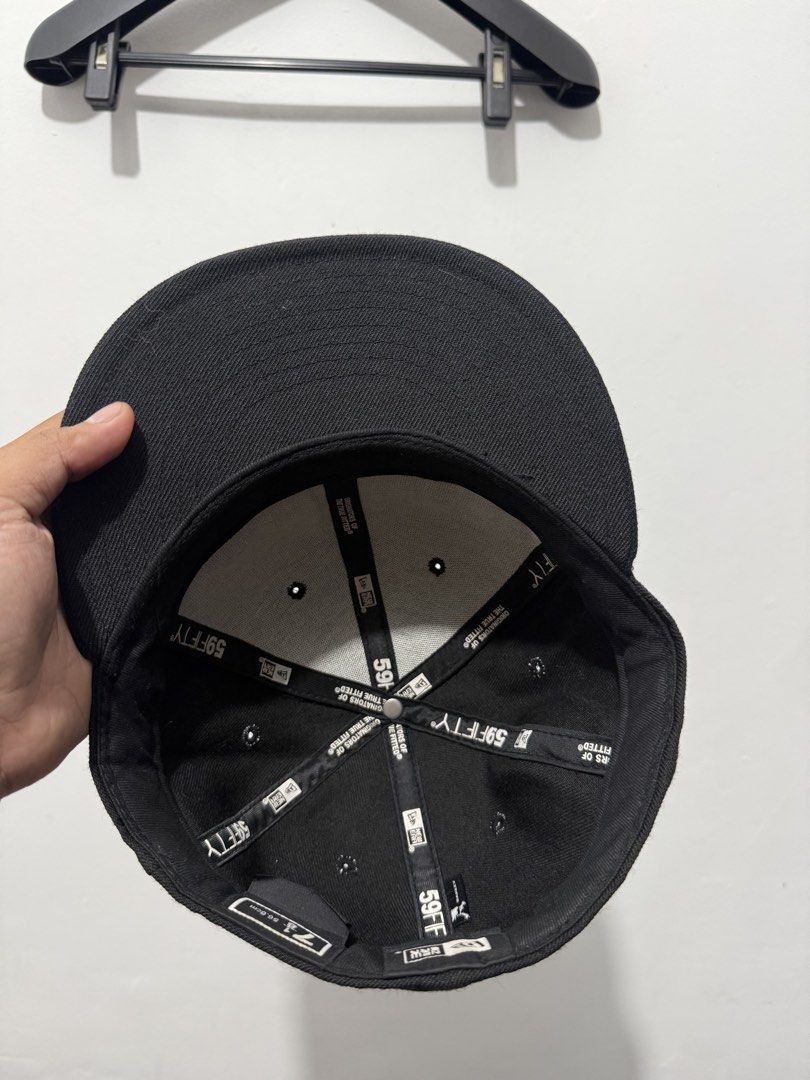 Oakley new era 2009 cap (Category: Caps & Hats) located in Sorsogon. Submitted by jovert_23alviz (Listing ID 1466157295, Image 3). Description: Excellent No issue.