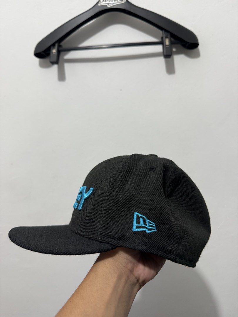 Oakley new era 2009 cap (Category: Caps & Hats) located in Sorsogon. Submitted by jovert_23alviz (Listing ID 1466157295, Image 2). Description: Excellent No issue.