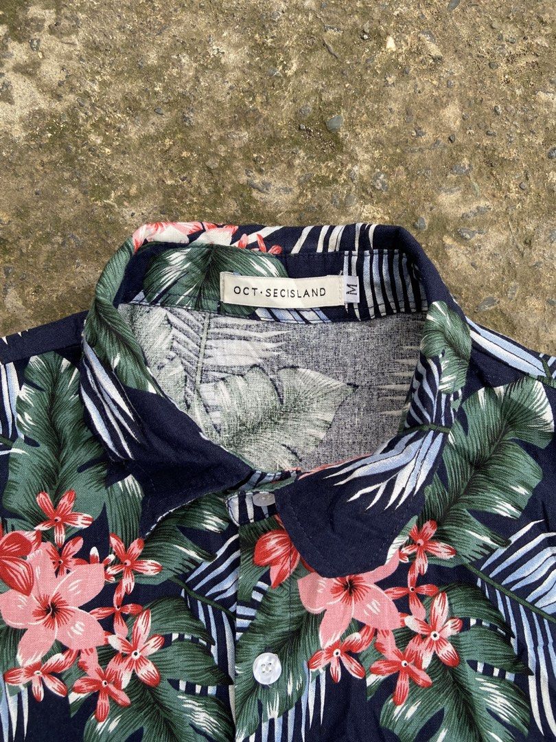 OCT SECISLAND HAWAIIAN POLO BUTTON DOWN (Category: Tshirts & Polo Shirts ) located in Davao. Submitted by re.worn082 (Listing ID 1466205443, Image 3). Description: •MEDIUM W20 L26 •GOOD AS NEW CONDITION 🏷️280 ADD SHIP 📩DM.
