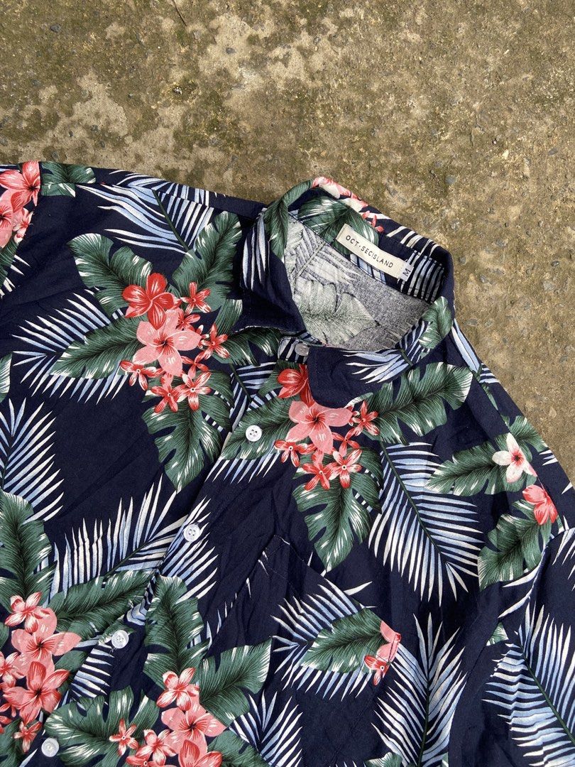 OCT SECISLAND HAWAIIAN POLO BUTTON DOWN (Category: Tshirts & Polo Shirts ) located in Davao. Submitted by re.worn082 (Listing ID 1466205443, Image 2). Description: •MEDIUM W20 L26 •GOOD AS NEW CONDITION 🏷️280 ADD SHIP 📩DM.
