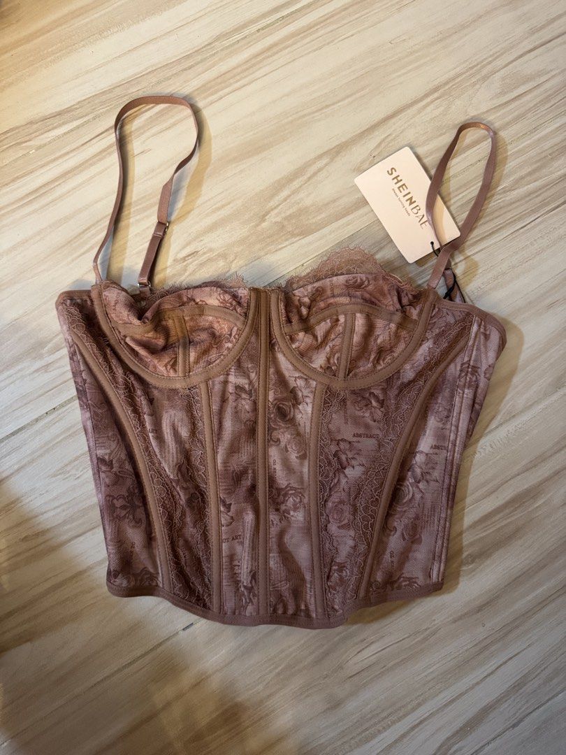 Off shoulder top, crop top (Category: Sleeveless) located in Makati City. Submitted by fast_preloveditemsforsale (Listing ID 1466301704, Image 1). Description: ₱200 per piece .