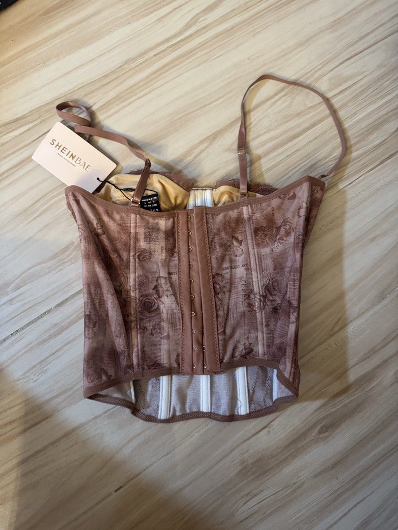 Off shoulder top, crop top (Category: Sleeveless) located in Makati City. Submitted by fast_preloveditemsforsale (Listing ID 1466301704, Image 2). Description: ₱200 per piece .