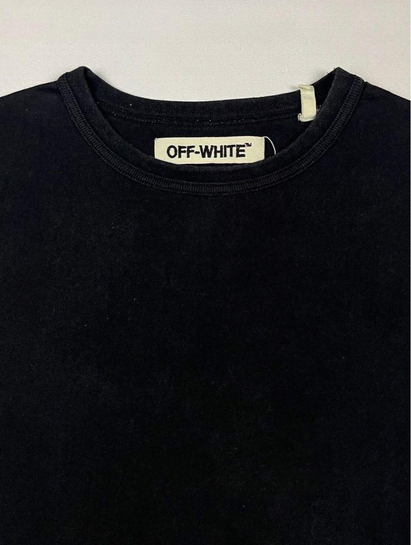 Off-White - Brushed Diagonal Black L/S (Category: Tshirts & Polo Shirts ) located in Puerto Princesa. Submitted by rrugsgallery (Listing ID 1466308790, Image 3). Description: Off-White - Brushed Diagonal Black L/S Tagged Size: XS Dimensions Length: 26.5 Width: 19 Condition: Excellent Color rate: 9.5 Flaws: None.