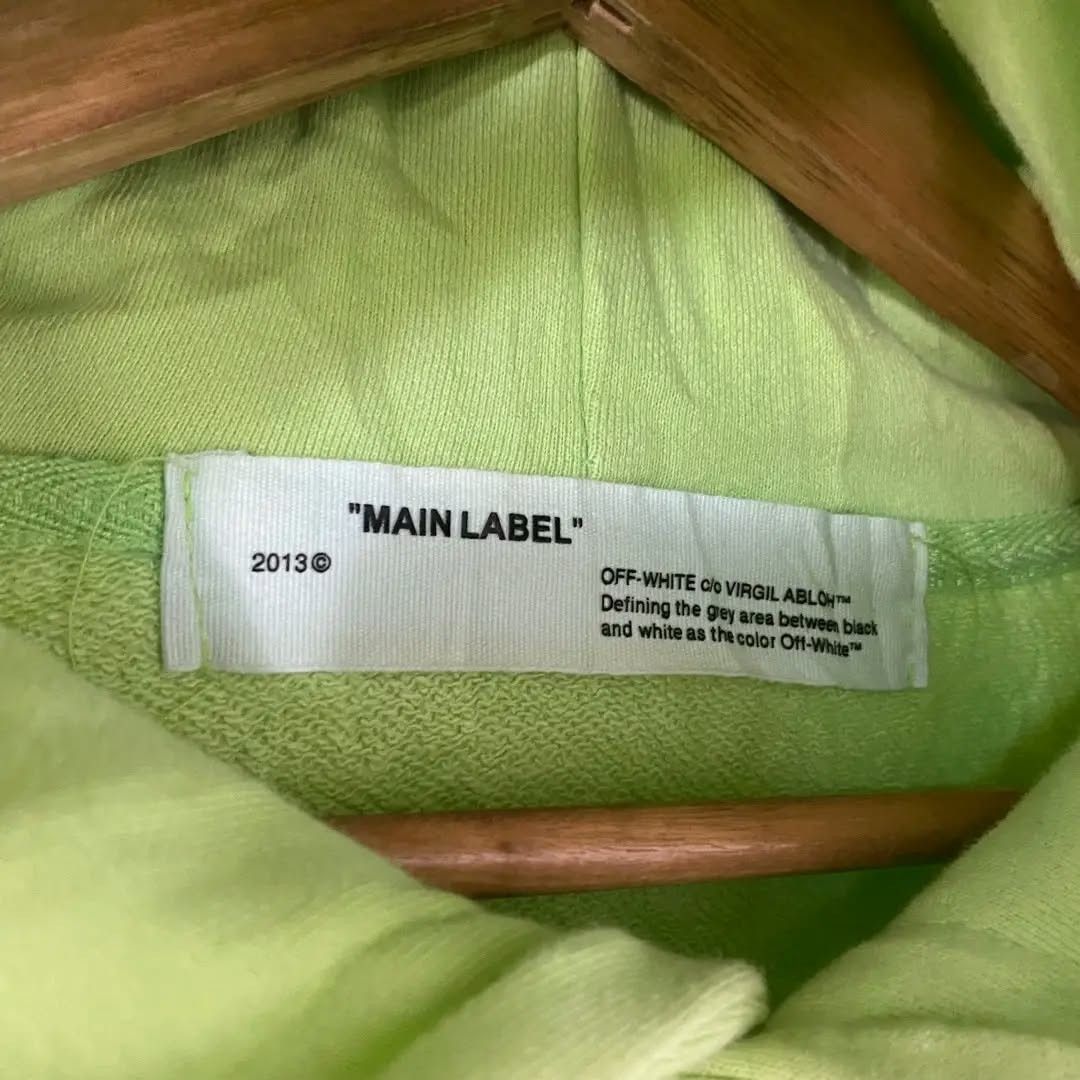 Offwhite hoodie (Category: Hoodies) located in Bislig. Submitted by jeloy_13 (Listing ID 1466208612, Image 3). Description: Dimes 23x37 Large Excellent condition missing lace only.