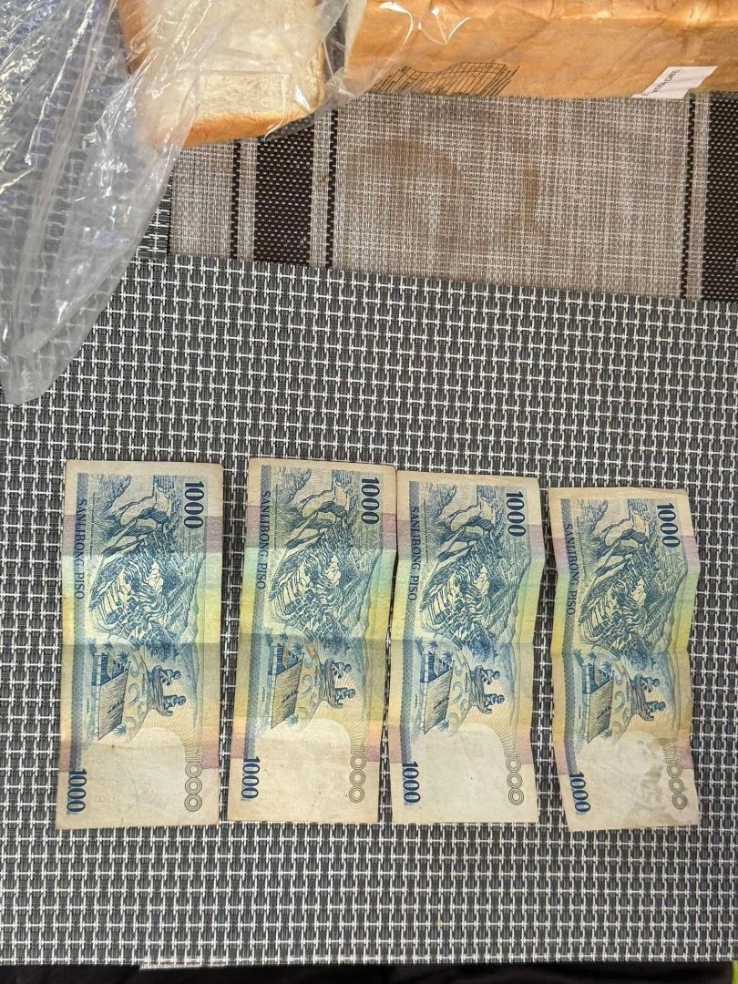 Old 1k peso bill (Category: Currency) located in Caloocan City. Submitted by kurt7777 (Listing ID 1466284157, Image 1). Description: Negotiable .