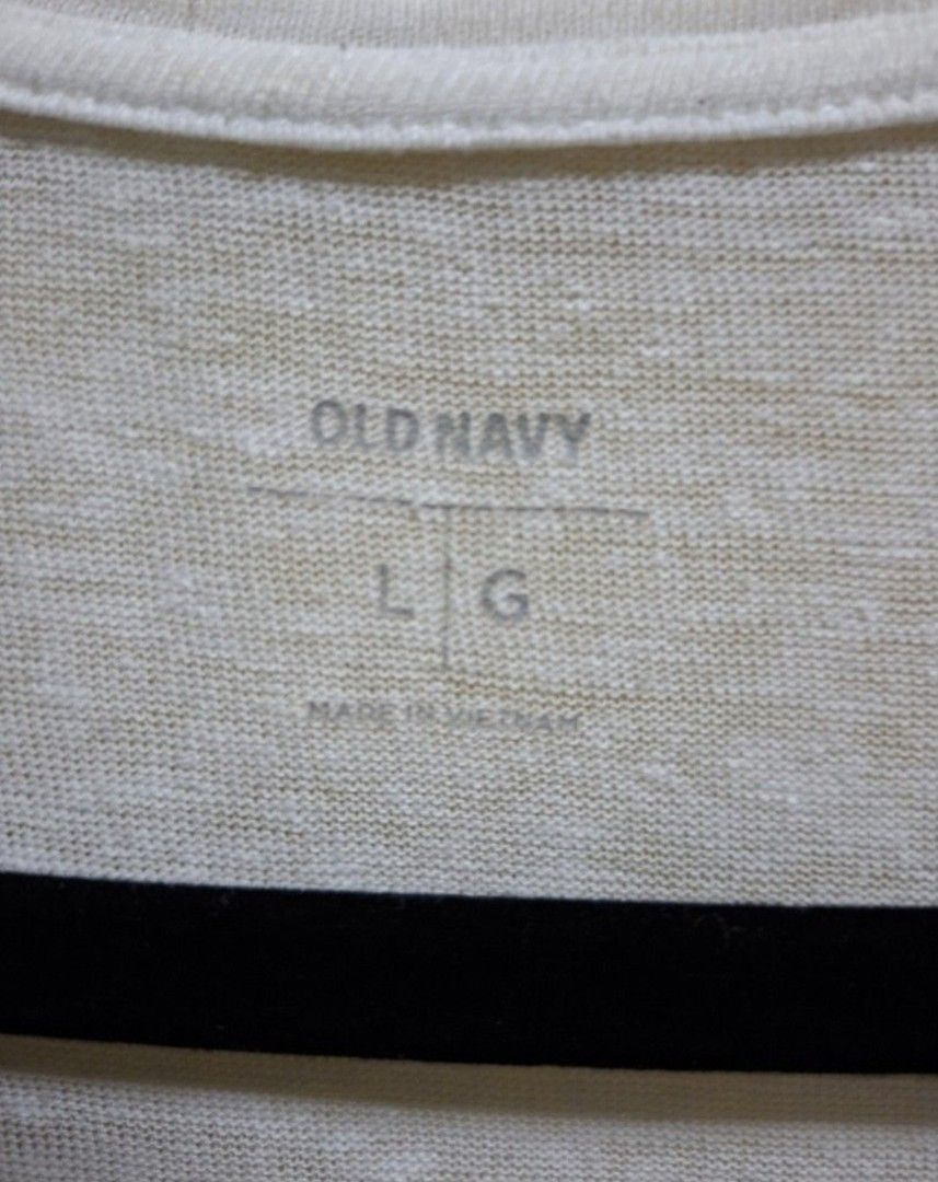Old Navy Linen Top with Embroidery (Category: Sleeveless) located in Manila. Submitted by thrifter_lifestyle (Listing ID 1466178161, Image 3). Description: Brand: Old Navy (bought in the US) Sleeveless Embroidery in front area, see photo to appreciate 💠 Material: Linen Polyesyer (see tag) Falls wide and loose No issues 😀 RFS: closet spring cleaning.