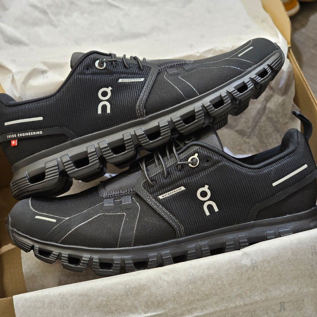 On Cloud 6 Black Waterproof (Category: Sneakers) located in Tagaytay City. Submitted by unboxd.it (Listing ID 1466277050, Image 1). Description: ARCHIVE SALE 📦 On Cloud 6 Black Waterproof Sizes: 8.5 US W - P9,500 With replacement box NO RESERVATIONS. FIRST TO PAY GETS IT. 💰.