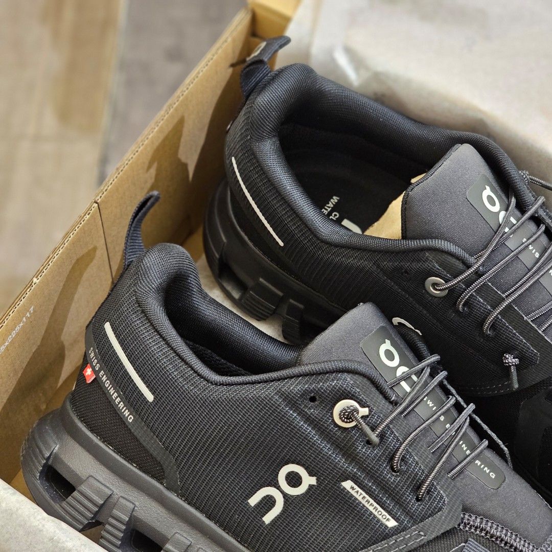 On Cloud 6 Black Waterproof (Category: Sneakers) located in Tagaytay City. Submitted by unboxd.it (Listing ID 1466277050, Image 2). Description: ARCHIVE SALE 📦 On Cloud 6 Black Waterproof Sizes: 8.5 US W - P9,500 With replacement box NO RESERVATIONS. FIRST TO PAY GETS IT. 💰.