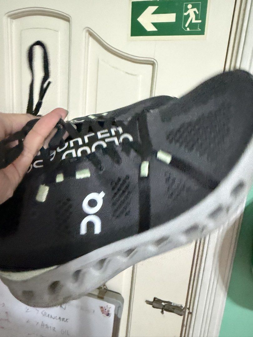 ON Cloud Surfer (Category: Sneakers & Footwear) located in Las Pinas. Submitted by ebesarabia (Listing ID 1466237268, Image 3). Description: .