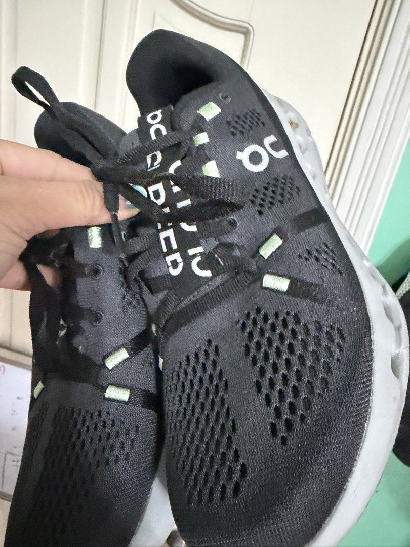 ON Cloud Surfer (Category: Sneakers & Footwear) located in Las Pinas. Submitted by ebesarabia (Listing ID 1466237268, Image 2). Description: .