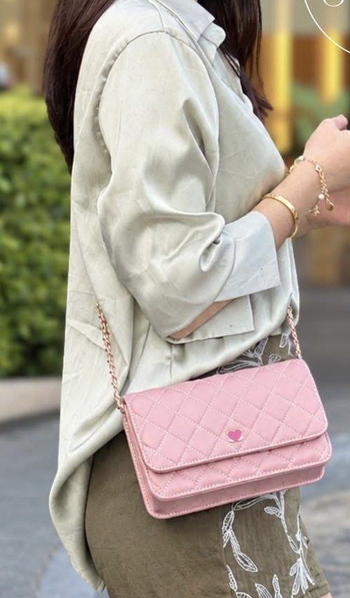 On Hand GWP Pink leather wallet on chain (Category: Cross-body Bags) located in General Trias. Submitted by godgraceisreal_ph (Listing ID 1466227945, Image 2). Description: 1 piece ON HAND, ready to ship 🥰😍❤️❤️🙏 #vipgift #chanelvip #chanelvipgift #chaneldenim #chaneltotebag VIP GIft Complimentary GWP ladies wallet on chain with box - gift with purchase from beaute/parfum #CHANELMakeup #chanelbag #weshipworldwide #chaneladdict #chanellove #chan