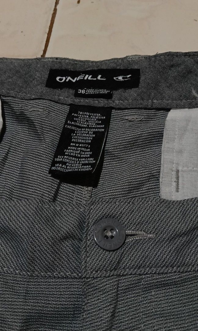 ONEIL Walk shorts / Chino (Category: Shorts) located in Bacolod City. Submitted by stuffensheee (Listing ID 1466217602, Image 2). Description: ONEIL Walk shorts / Chino Hybrid grey pattern fabric In Excellent Condition No issues 36 on Tag Waist 38 - 39 Length 21 JUST DM ME FOR MORE DETAILS.