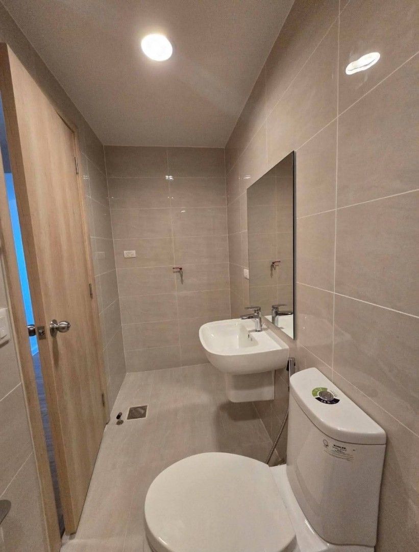 Orean Tower 1 (Category: Apartments & Condos) located in Manila. Submitted by ken_135000 (Listing ID 1466233275, Image 3). Description: FOR LEASE – ₱28,000/MONTH Orean Place, Vertis North, Quezon City 25th Floor Fully Furnished Studio Unit Move-in Ready Unit Inclusions: • Bed • Sofa • Dining Table • Refrigerator (Inverter) • Microwave • Water Heater • Window-Type Air Conditioner (Inverter) • Induction Cooker Lease Terms: • Minimum 1-Year Lease • 