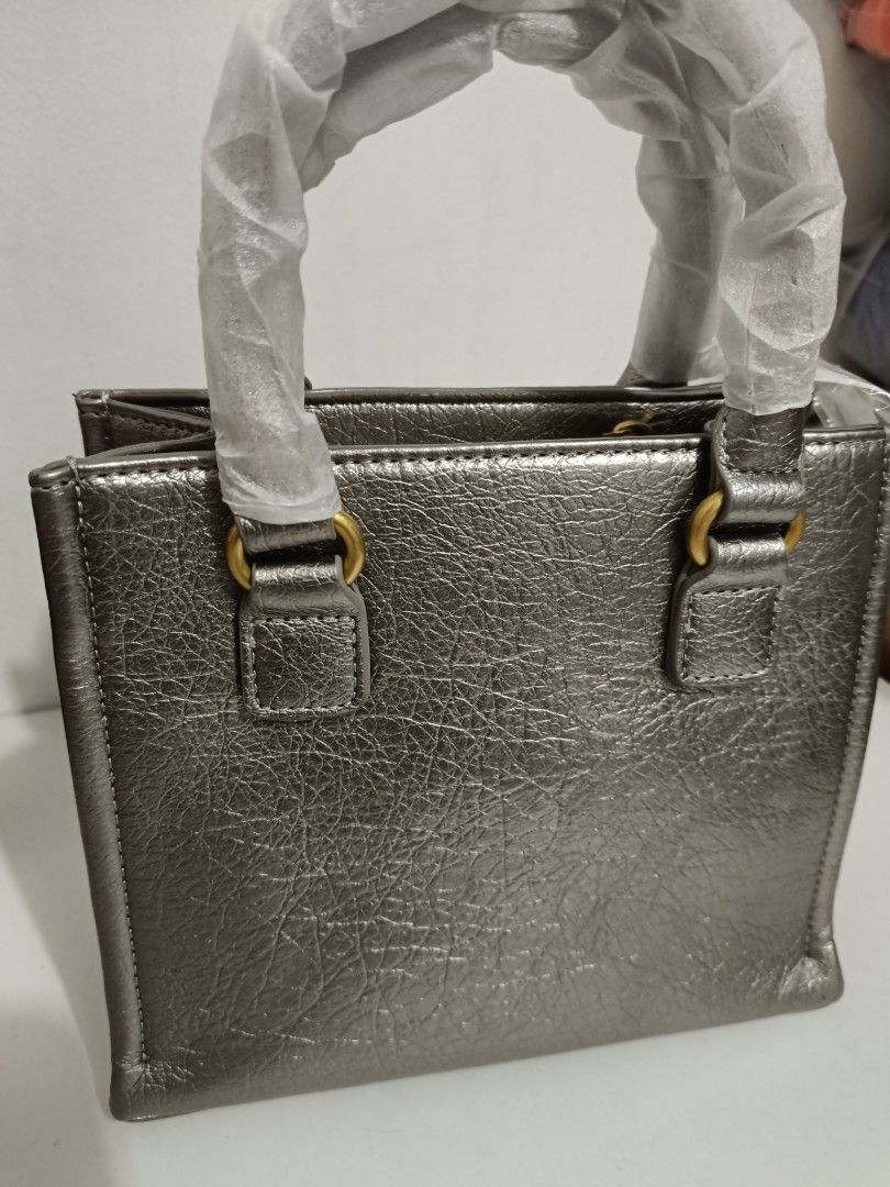 Original David Johnsons Sling (Category: Cross-body Bags) located in Manila. Submitted by byjrb (Listing ID 1466323226, Image 3). Description: Onhand. Ready to ship/book via Courier and Lalamove for same day delivery. Payment first NO COD/COP Sf only. MOP Gcash.