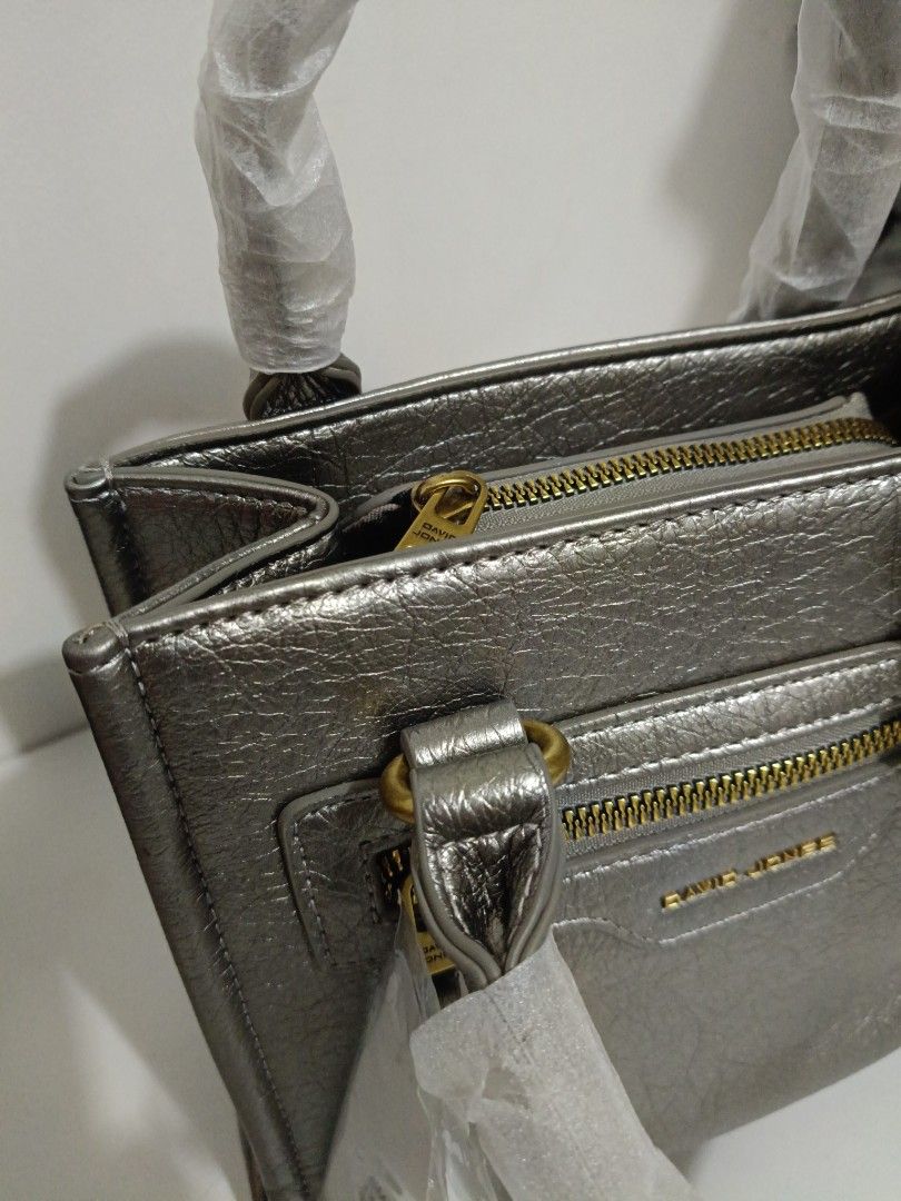 Original David Johnsons Sling (Category: Cross-body Bags) located in Manila. Submitted by byjrb (Listing ID 1466323226, Image 2). Description: Onhand. Ready to ship/book via Courier and Lalamove for same day delivery. Payment first NO COD/COP Sf only. MOP Gcash.