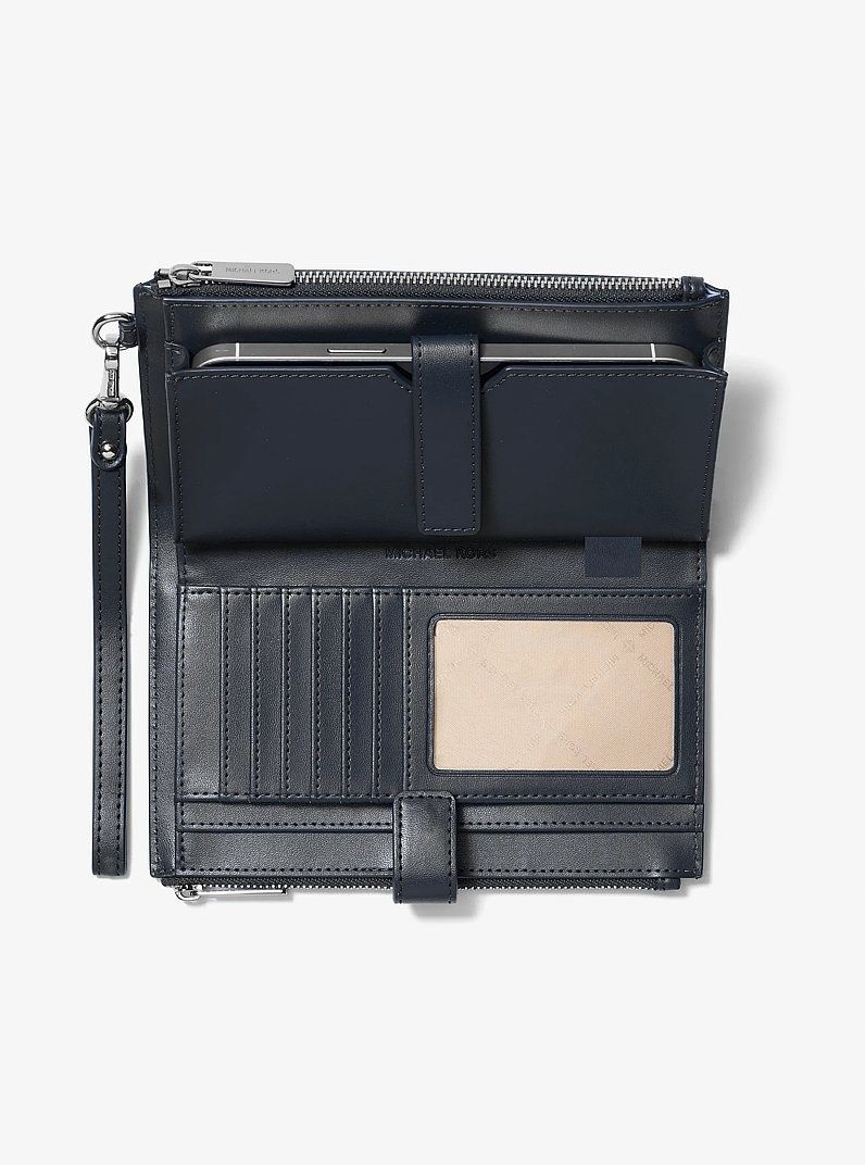 Original MK Jet Set Limited edt (Category: Wallets & Card holders) located in Manolo Fortich. Submitted by luxebox_quin (Listing ID 1466291630, Image 2). Description: Original with complete inclusion with box Bought in Canada Original Price: ₱14,000 Fits a ohone inside.