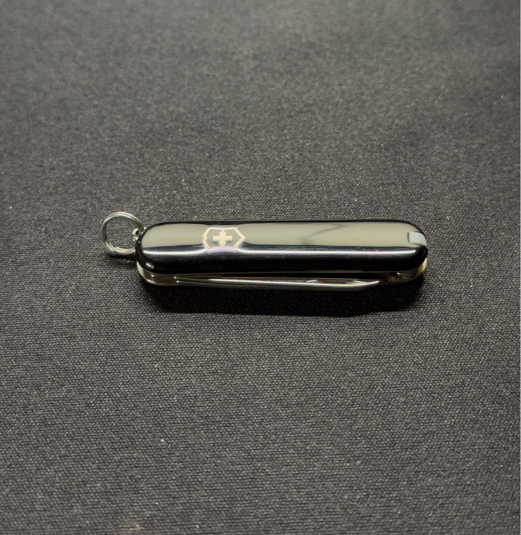 Original Victorinox Classic SD Black 58mm (Category: Travel Essentials & Accessories) located in Paranaque City. Submitted by haswak_6128 (Listing ID 1466188744, Image 1). Description: FOR SALE Victorinox Classic SD Swiss Knife 58mm Ideal as a GIFT Condition: Used Like New – Shiny Scales, Tools in Great Shape! Price: PHP 700 fix Location: Betterliving Paranaque “Can ship nationwide” via LBC / Lalamove Compact, reliable, and stylish. -perfect for 