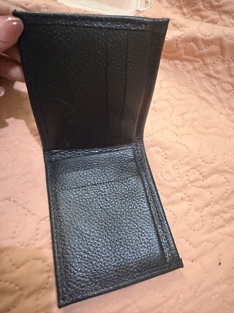 Our Tribe Wallet Unisex (Category: Wallets & Card holders) located in Makati City. Submitted by crizhazel (Listing ID 1466224897, Image 3). Description: No any issue original amd brand new.