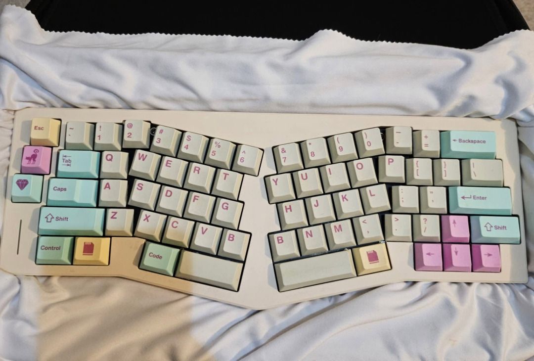 Owlabs Spring Alice Keyboard (Category: Computer Keyboard) located in Manila. Submitted by redcrayonaristocrat (Listing ID 1466305329, Image 1). Description: LAST PRICE NO SWAPS Bought for 19k in 2022 without the switches and keycaps Great condition, really good and sturdy build, ergonomic setup and nice thocky sound Package includes Gazzew Boba U4T switches, carrying case, HK Gaming keycaps, and type C coil cord RFS: No longer using it Refer to 