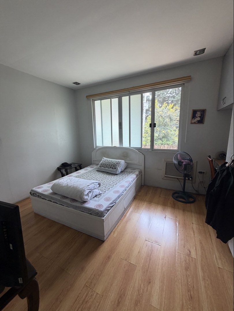 Palm Village Makati (Category: Townhouse) located in Taguig. Submitted by brokerhanstaneo_09178038728 (Listing ID 1466336201, Image 2). Description: Palm Village townhouse near Rockwell- 10 mins walk 3bedrooms and 3 t&b 114sqm lot area Modern House and well maintained With laundry area With maid's room own CR. 1 car garage With balcony .