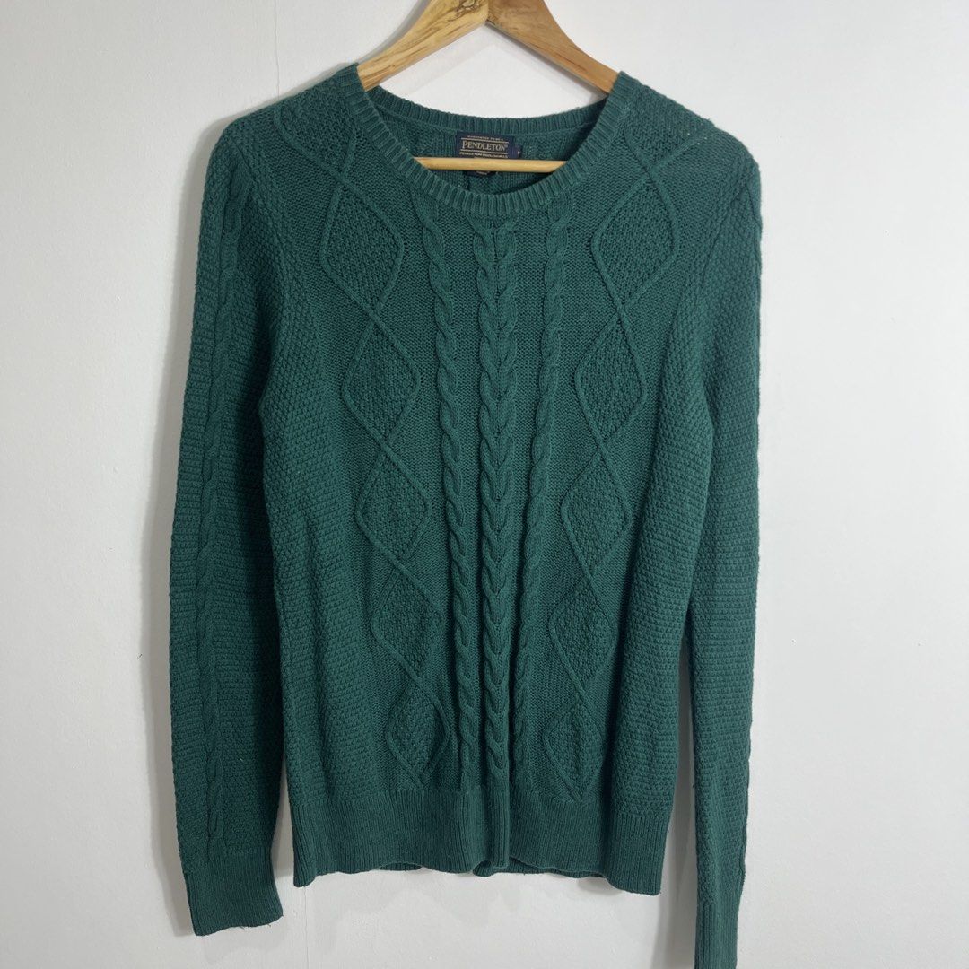 Pandleton Cable Knitted Longsleeve (Category: Coats, Jackets and Outerwear) located in Nasugbu. Submitted by janstuffs.ph (Listing ID 1466293337, Image 2). Description: Pendleton Cotton Cable Knitted Sweater Size on tag: MEDIUM Dimension: 19"W x 26"L Sleeve: 27" Best fit: SMALL Condition: 9.5/10 Excellent Condition Flaw: None Mine: 600 Thankyou po 🫶💕.