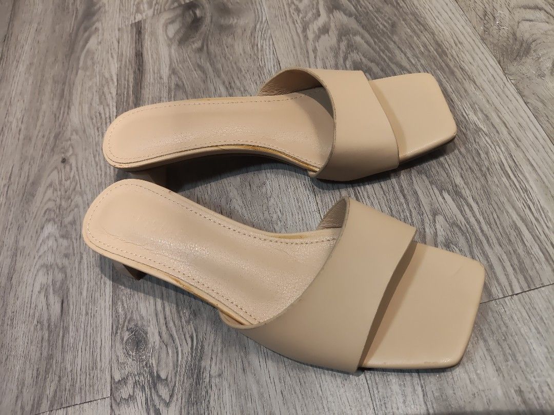Parisian Sandals 7 (Category: Sandals) located in Pasig City. Submitted by furmom06 (Listing ID 1466170747, Image 1). Description: Used once inside the office lang Nude / Beige Size 7 / 23.5 cm No box.