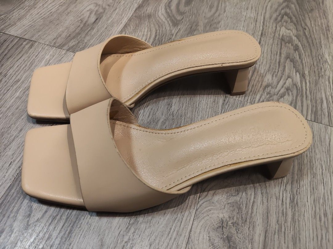 Parisian Sandals 7 (Category: Sandals) located in Pasig City. Submitted by furmom06 (Listing ID 1466170747, Image 2). Description: Used once inside the office lang Nude / Beige Size 7 / 23.5 cm No box.