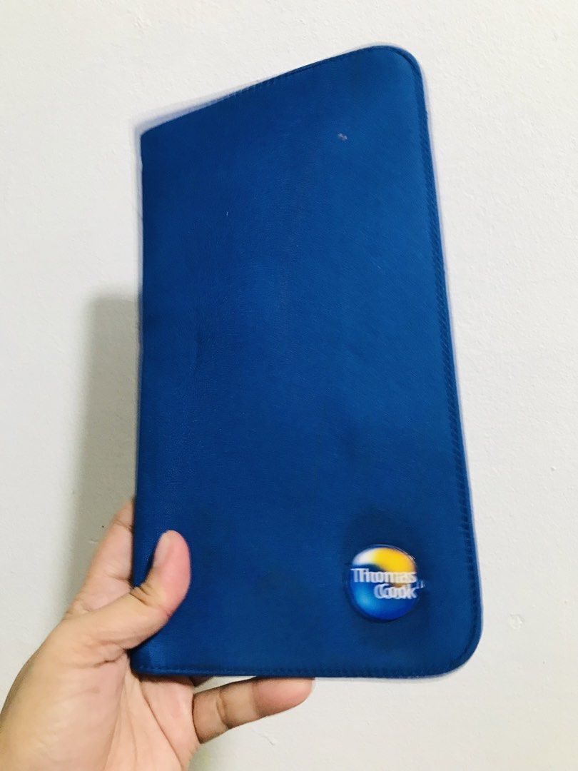 PASSPORT HOLDER (Category: Purses & Pouches) located in Gamu. Submitted by 2022bagsbunny (Listing ID 1466207776, Image 1). Description: .
