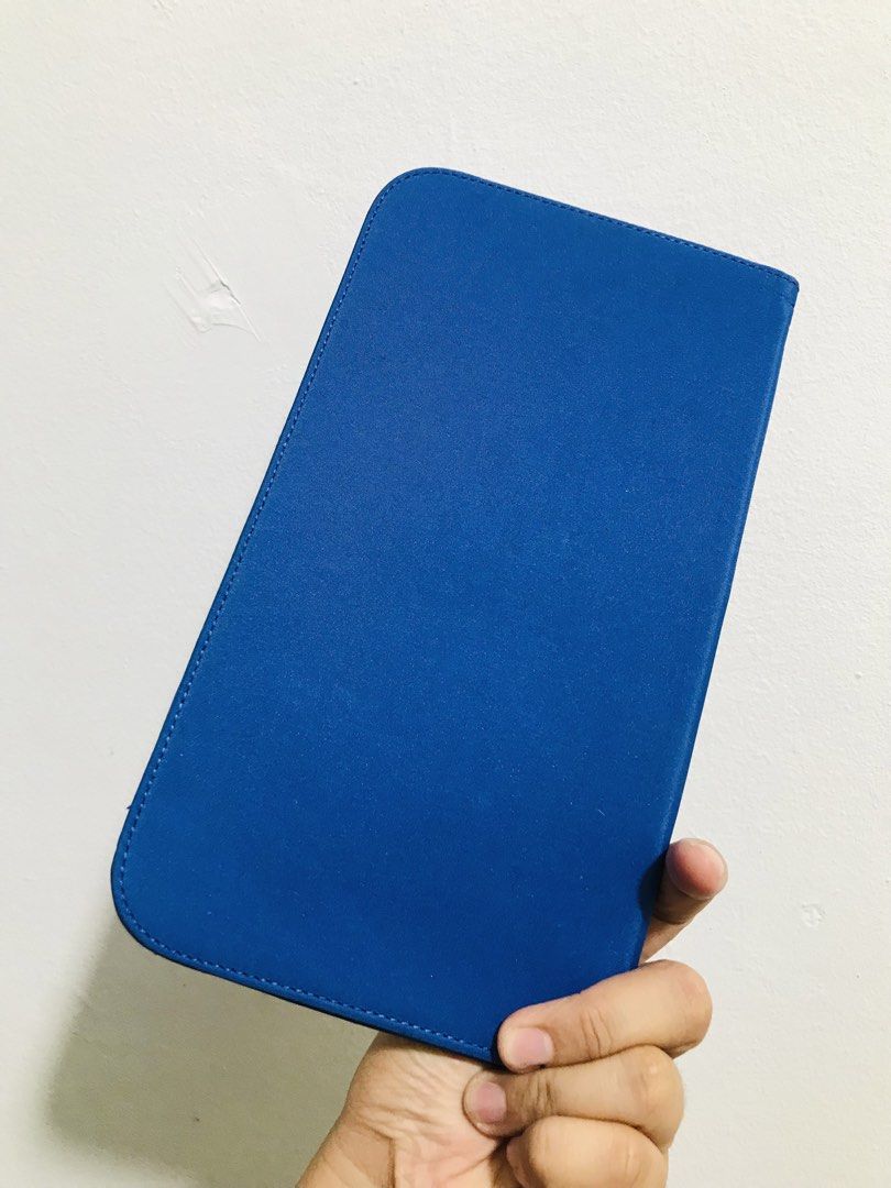 PASSPORT HOLDER (Category: Purses & Pouches) located in Gamu. Submitted by 2022bagsbunny (Listing ID 1466207776, Image 2). Description: .