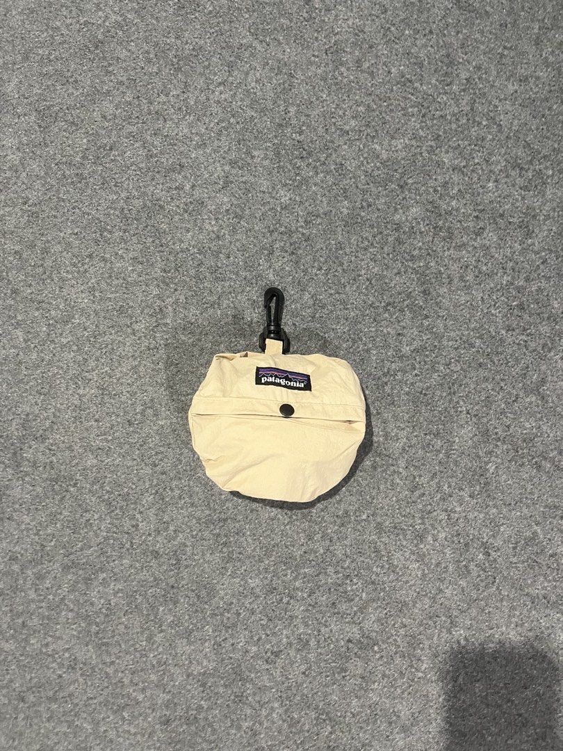 Patagonia outdoor (Category: Baby Monitors) located in Lapu Lapu. Submitted by jhonrener41426 (Listing ID 1465901470, Image 2). Description: Adult Asnew condition Color rate 9.8/10 Authentic Unisex Issue none .