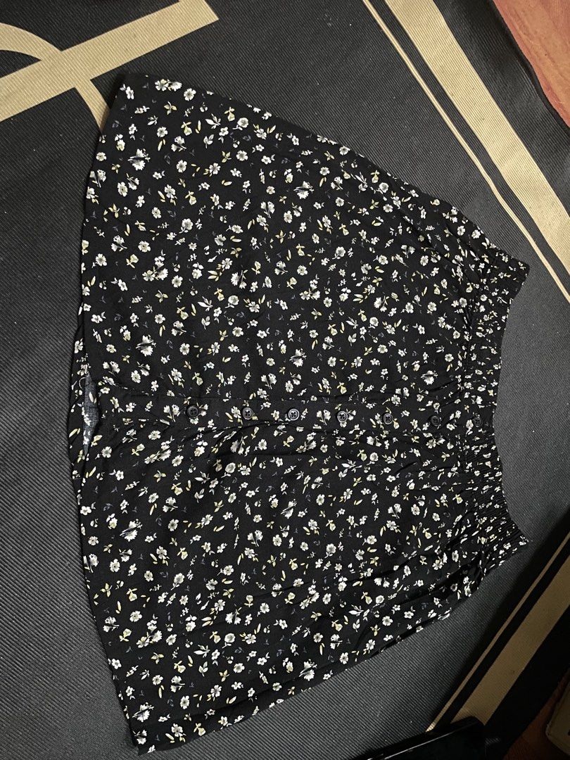 P&B button down chalis fabric (Category: Skirts) located in Botolan. Submitted by samutsaringbirks (Listing ID 1466284751, Image 1). Description: .