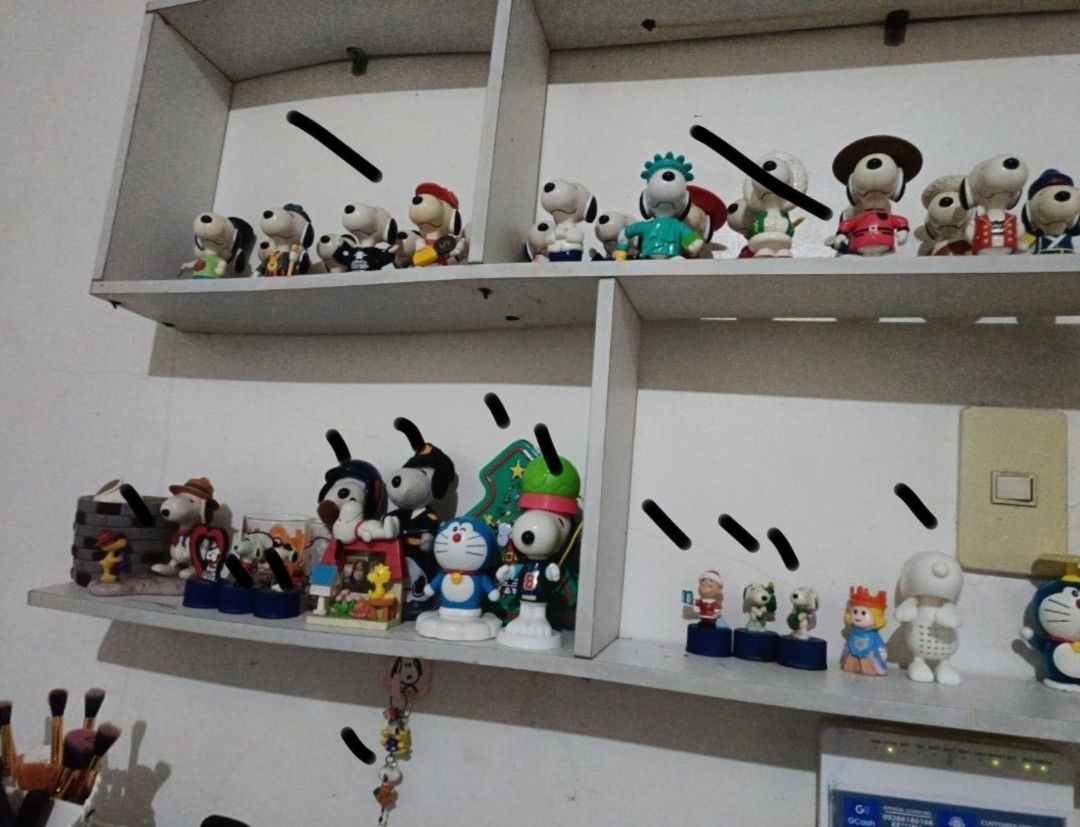 Peanuts Snoopy Figure Collection Lot (Category: Figurines & Statues) located in Guagua. Submitted by mxrll (Listing ID 1466237124, Image 2). Description: SNOOPY FOR TAKE ALL JNT COURIER CASH G.