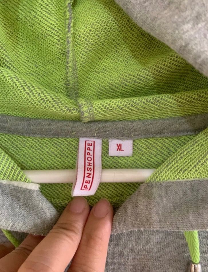 Penshoppe Pullover Hoodie (Category: Coats, Jackets and Outerwear) located in Valenzuela. Submitted by clickandshoppreloved (Listing ID 1466192417, Image 2). Description: Penshoppe Pullover Hoodie Onhand, Original 23L x 18w (xl ontag) Color : Grey (Excellent Condition, Good As New).