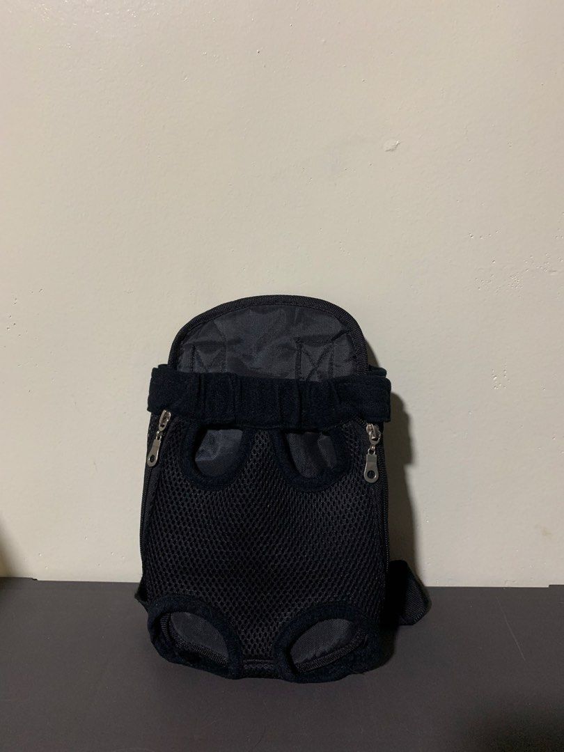 Pet Carrier Bag (Category: Homes & Other Pet Accessories) located in Cebu City. Submitted by axel_pm28 (Listing ID 1466327747, Image 1). Description: for small dogs or cats no issues never used decluttering.