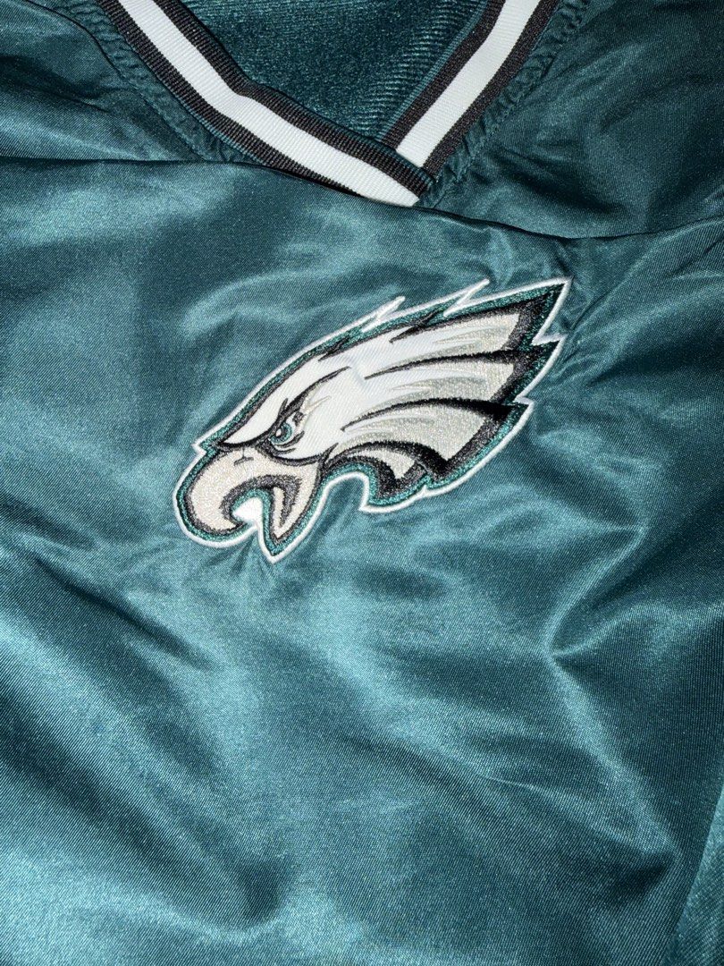 Philadelphia Eagles Vintage Pullover Jacket (Category: Coats, Jackets and Outerwear) located in Manila. Submitted by neural12344 (Listing ID 1466187481, Image 3). Description: Lightweight nylon-type fabric.