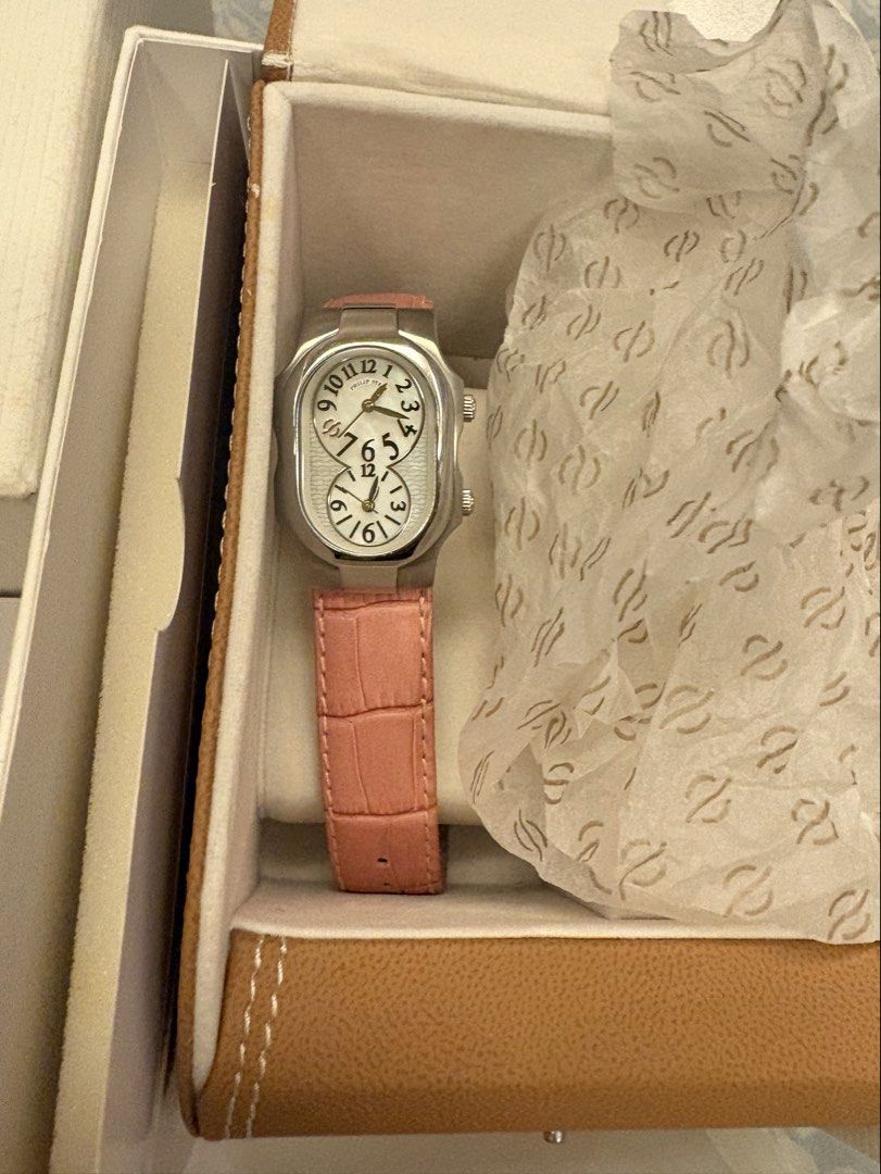 Philip stein signature small (Category: Women's Watches) located in Malolos. Submitted by 3Coolitz (Listing ID 1451148537, Image 1). Description: Needs battery replacement lang Almost new Pass sa low ballers pls. This is priced at 33k brand new. Yung 15k is madameng scratches and no receipt. You cannot guarantee authenticity. .