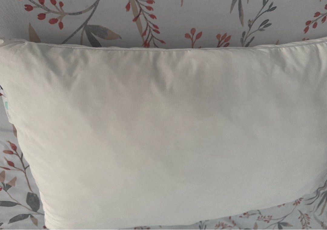 Pillow memory foam (Category: Bedding & Towels) located in Quezon City. Submitted by prelovedsaleitems (Listing ID 1466158108, Image 3). Description: .