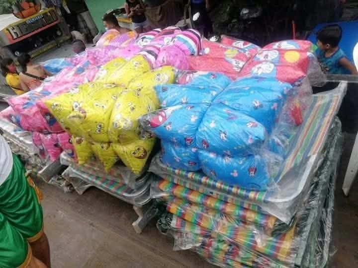 Pillows Colorful cartoon (Category: Other Home Furniture) located in Manila. Submitted by eukris (Listing ID 1466195197, Image 1). Description: - Bundle includes brightly colored pillows and striped folding beds - Features popular designs: Yellow Spongebob, blue Mickey Mouse, and pink patterns - All items are securely plastic-wrapped for protection and cleanliness - Great for sleepovers, events, or bulk resale - Quick and easy pickup available.