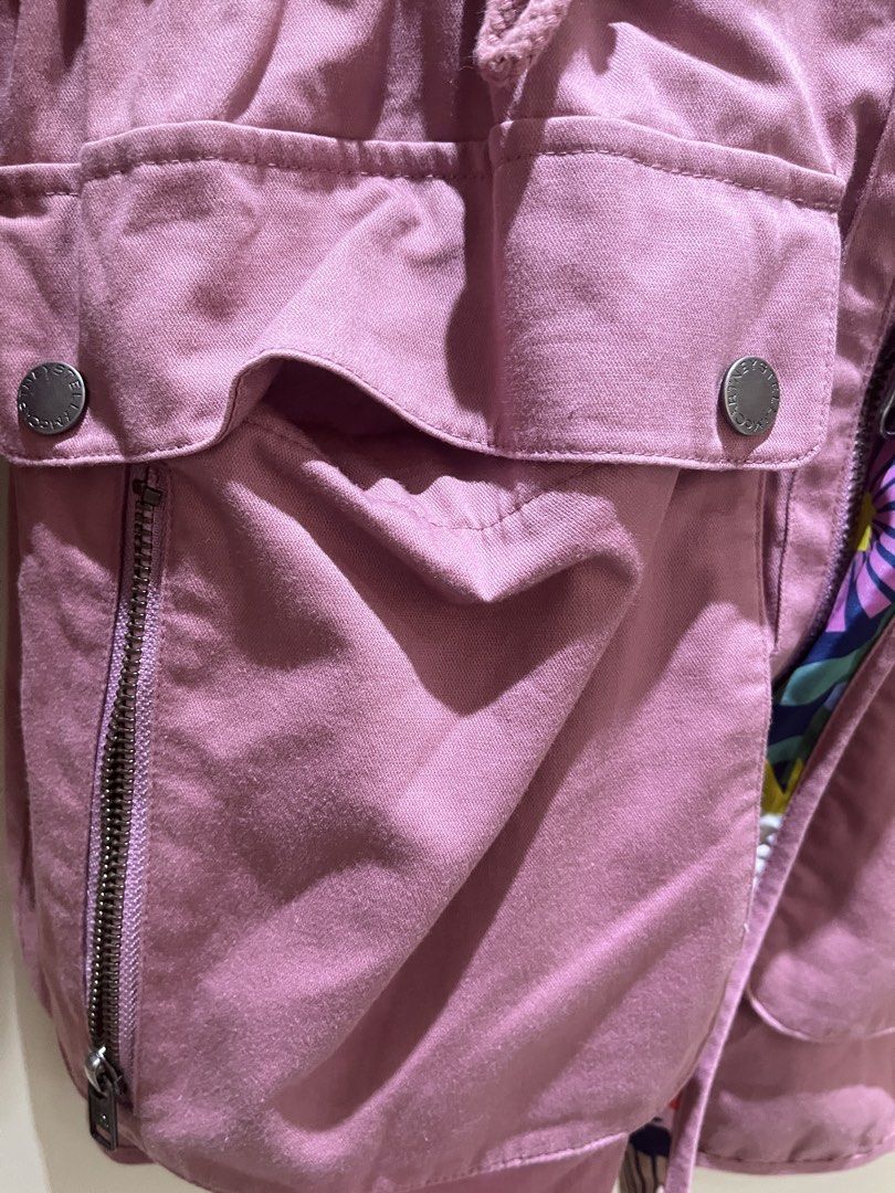Pink jacket （分類：外套及戶外衣服）位於 Hong Kong。 由 loloman24 提交（商品編號 1466159808，圖片 8）。簡介： Small size 160cm。