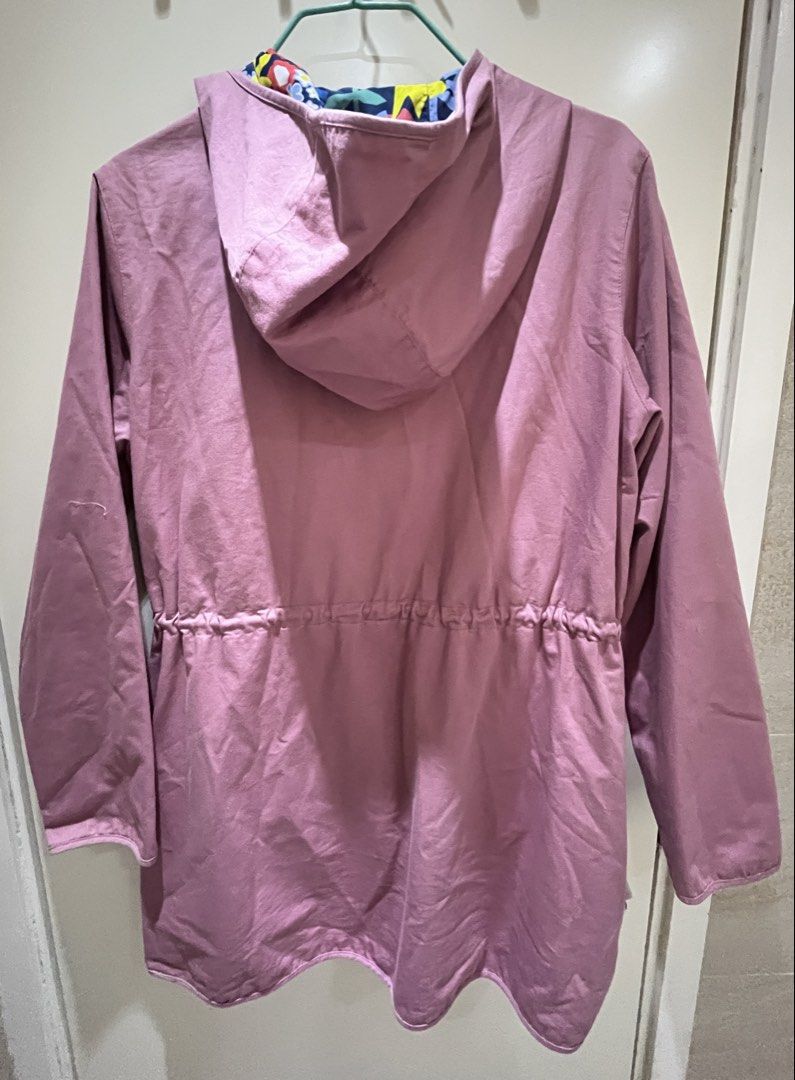 Pink jacket （分類：外套及戶外衣服）位於 Hong Kong。 由 loloman24 提交（商品編號 1466159808，圖片 3）。簡介： Small size 160cm。