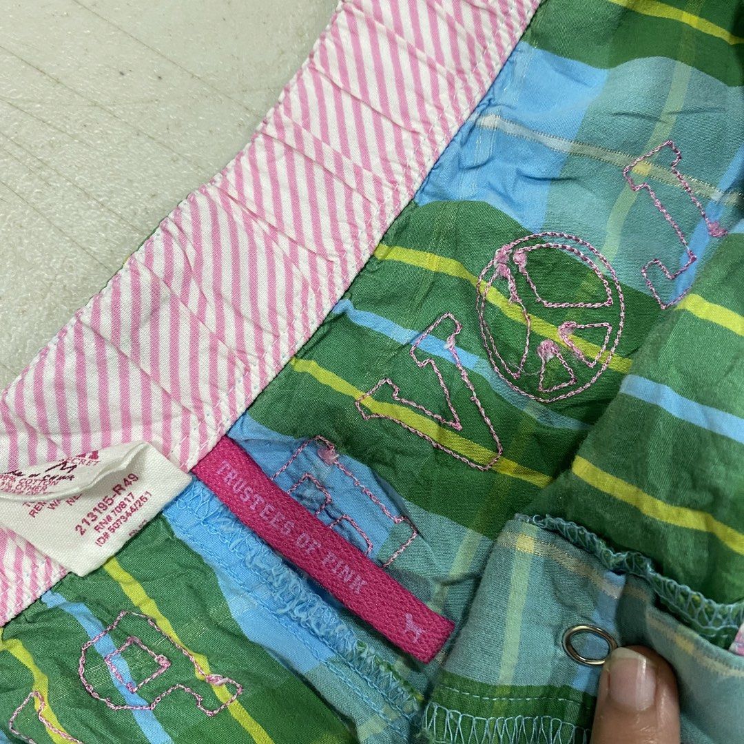 PINK PLAID DRAWSTRING SHORTS (Category: Shorts) located in Iloilo. Submitted by dagdagbaon.ph (Listing ID 1466180821, Image 3). Description: -tagged M -vv good condition .