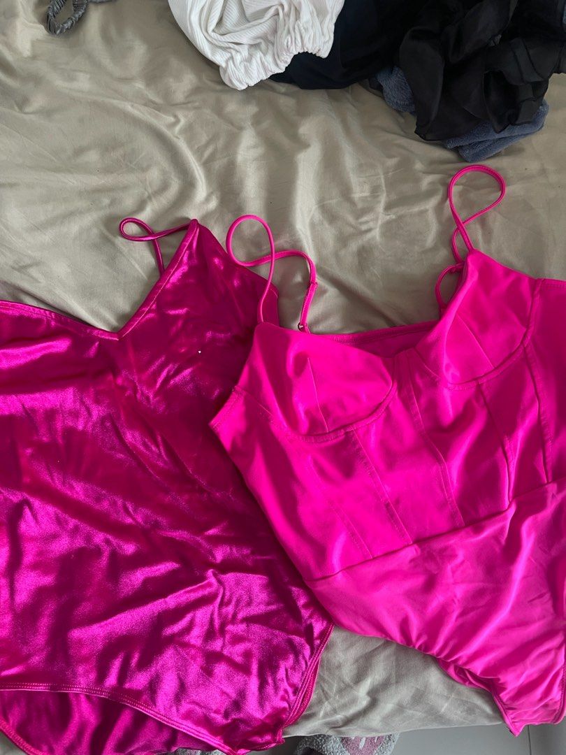 Pink top (Category: Sleeveless) located in Quezon City. Submitted by declutter_aa (Listing ID 1466166679, Image 1). Description: Left side top - M Right side top - 2xl.