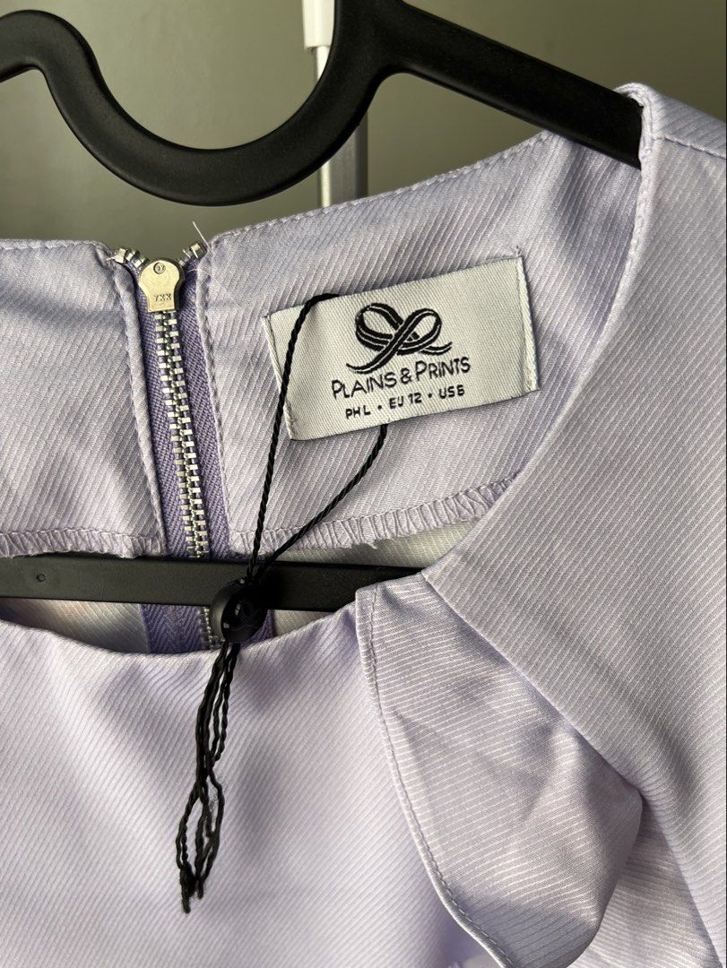 Plains & Prints Ruffle Blouse size L (Category: Blouses) located in Davao. Submitted by bengscloset (Listing ID 1466205420, Image 2). Description: Brand: Plains & Prints Color: Light Blue with colorful bird print Size: L / EU 12 / US 6 Condition: Clean and well-kept 📌 No rush shipping. 📦 Shipping fee c/o buyer. 📍Davao City 💌 Feel free to message me for additional photos/details. Thank you for checking out my listing! ♡.