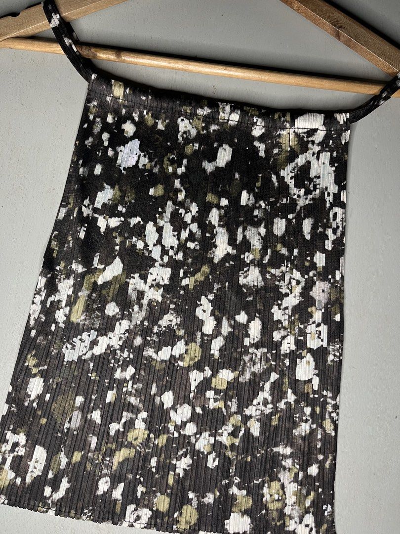 Pleats please x issey miyake (Category: Luxury Apparel) located in Catbalogan. Submitted by wayndsyclee. (Listing ID 1466327562, Image 2). Description: PLEATS PLEASE NO ISSUE EXCELLENT CONDITION COLOR RATE 9.5/10 Pasok sa xs or large na uunat po sya Dimes:.