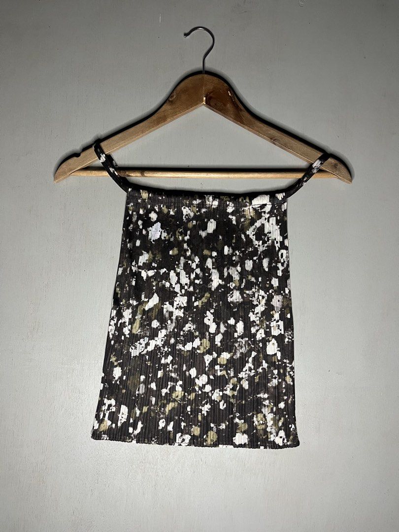 Pleats please x issey miyake (Category: Luxury Apparel) located in Catbalogan. Submitted by wayndsyclee. (Listing ID 1466327562, Image 1). Description: PLEATS PLEASE NO ISSUE EXCELLENT CONDITION COLOR RATE 9.5/10 Pasok sa xs or large na uunat po sya Dimes:.